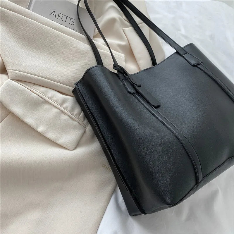 The Relaxed Everyday Tote
