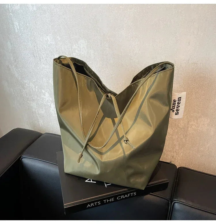 The Minimalist Underarm Tote
